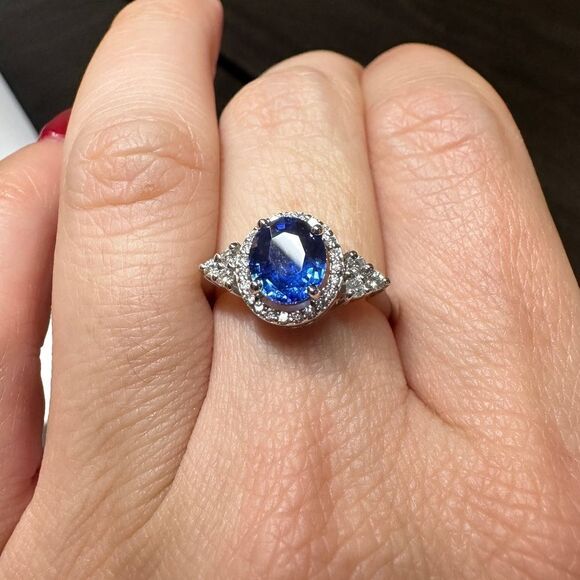 STUNNING 2.23ct sapphire with .28ctw diamonds, set in 18k white gold ring!! - Picture 12 of 17